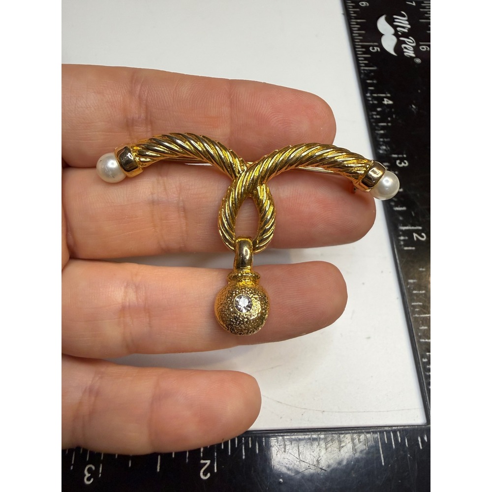 Gold Tone Twisted Rope Knot Brooch Faux Pearl Rhinestone Ball Drop Pin 2"